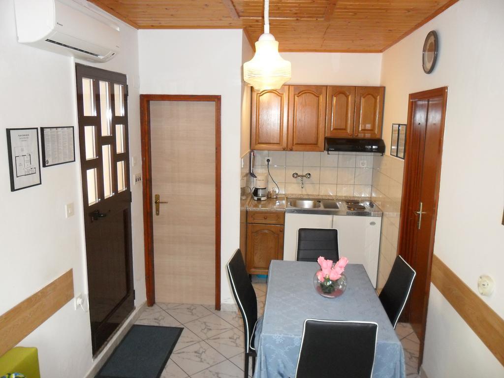 Vile Park Apartments Πόρετς Εξωτερικό φωτογραφία