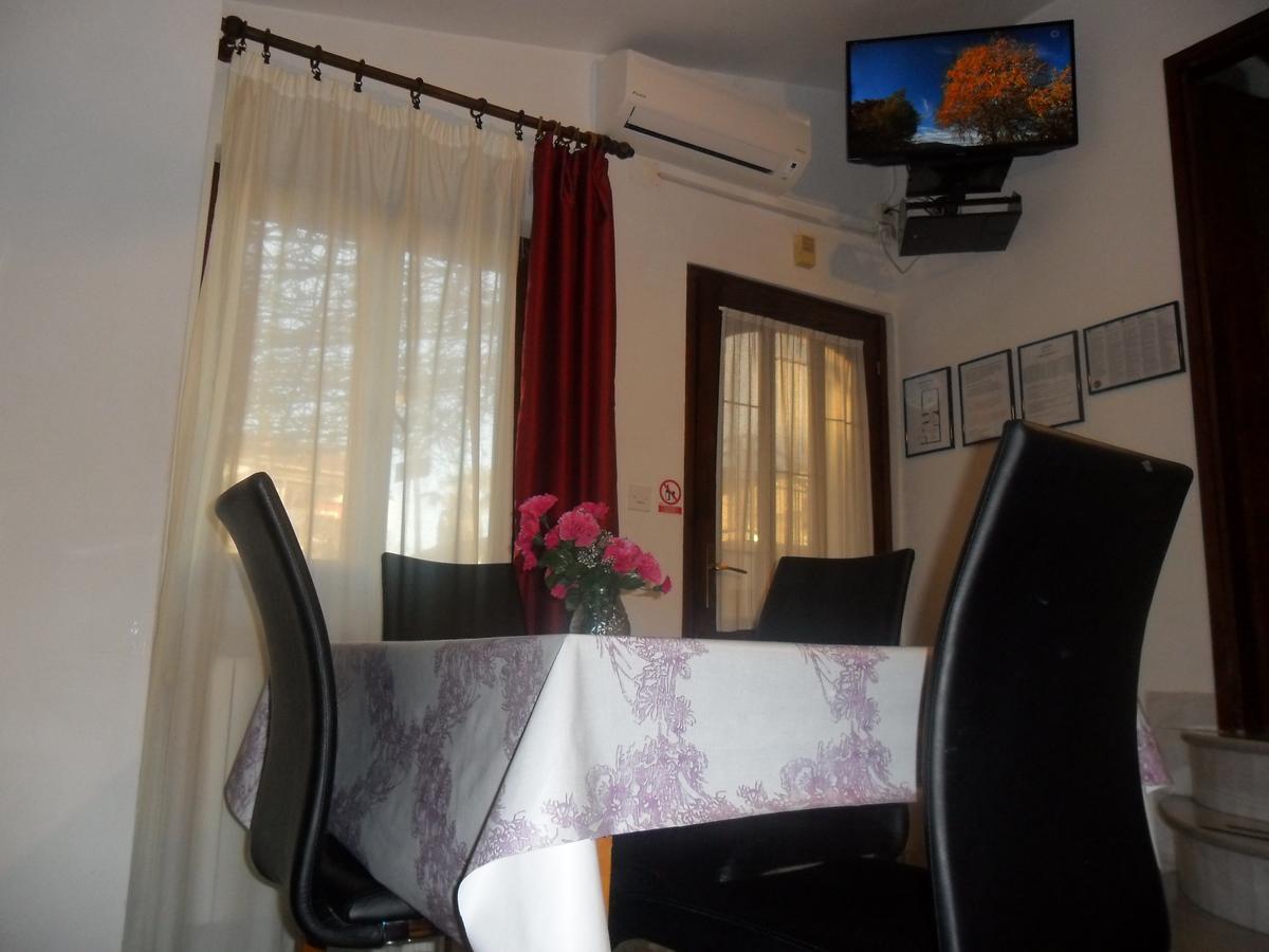 Vile Park Apartments Πόρετς Εξωτερικό φωτογραφία