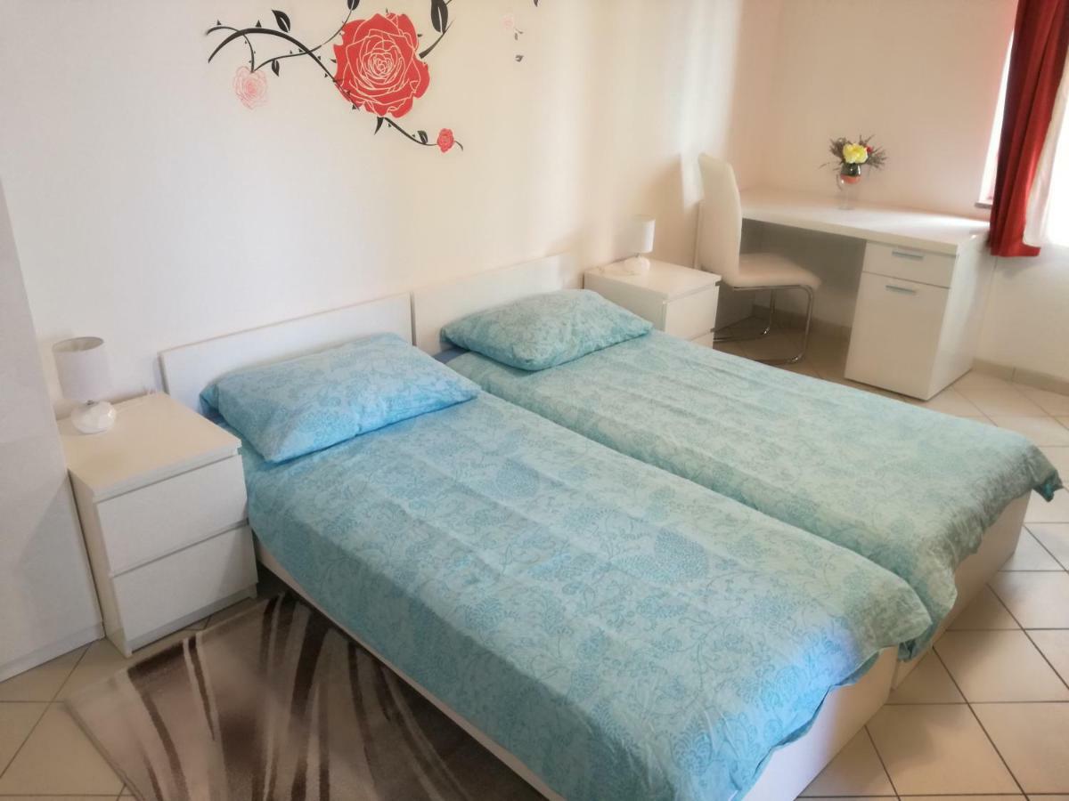 Vile Park Apartments Πόρετς Εξωτερικό φωτογραφία